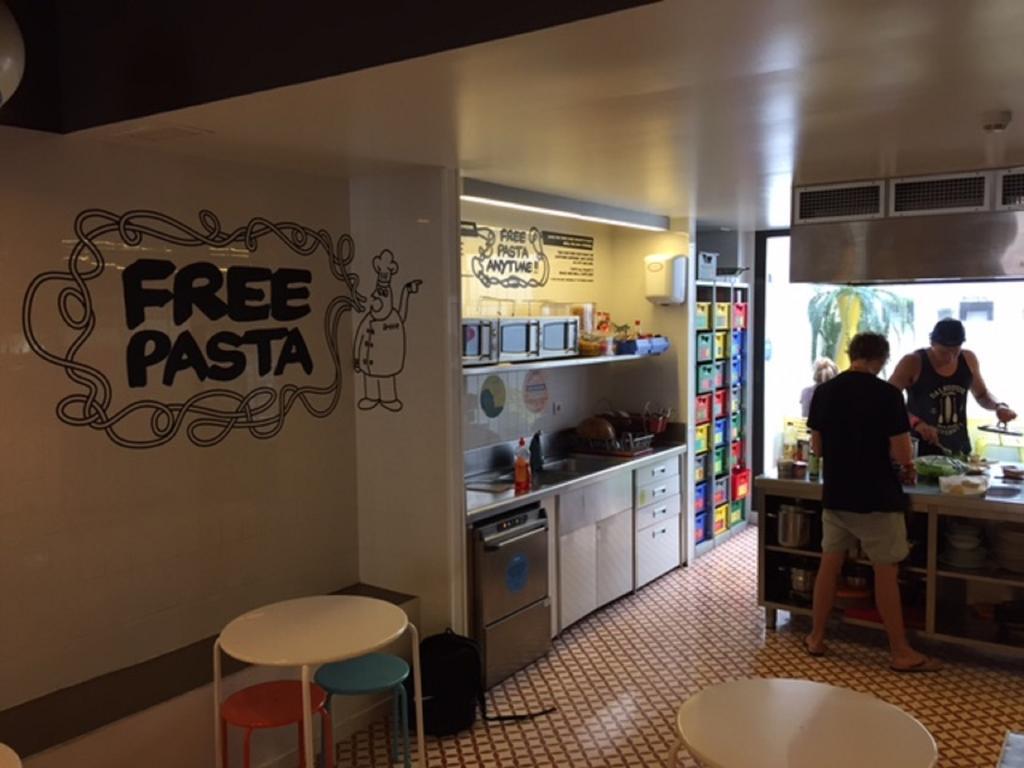 Amistat Beach Hostel Barcelona Kültér fotó