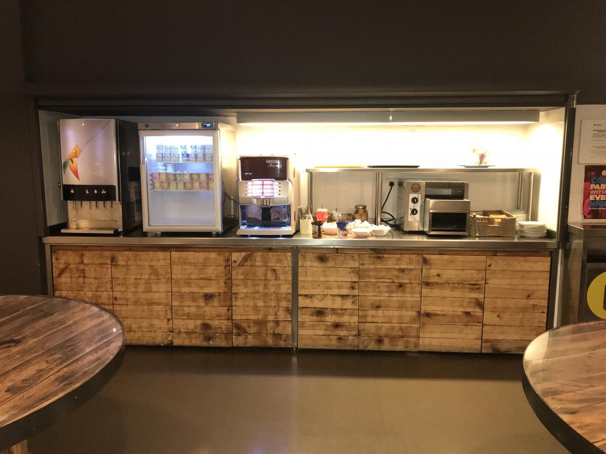 Amistat Beach Hostel Barcelona Kültér fotó