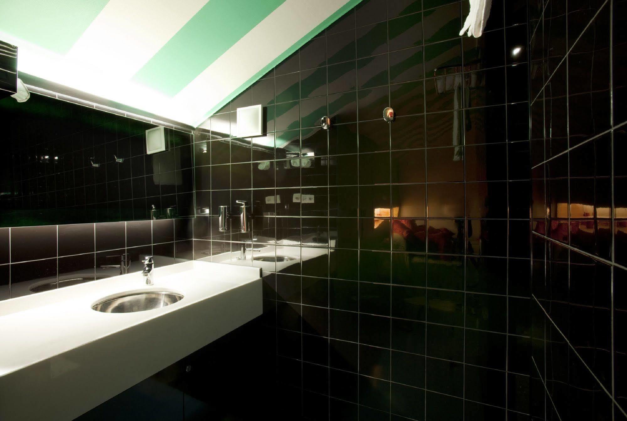 Amistat Beach Hostel Barcelona Kültér fotó