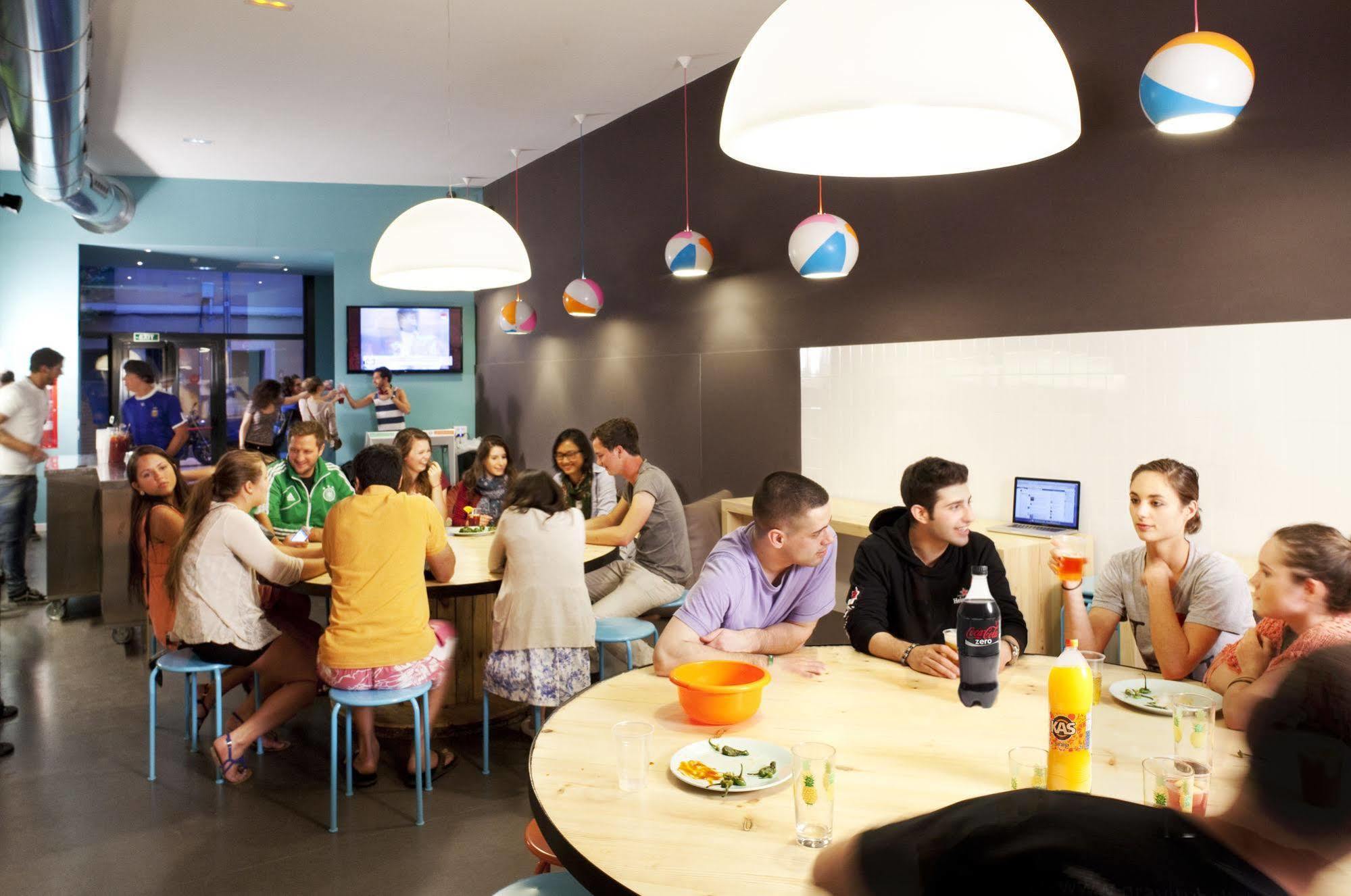 Amistat Beach Hostel Barcelona Kültér fotó