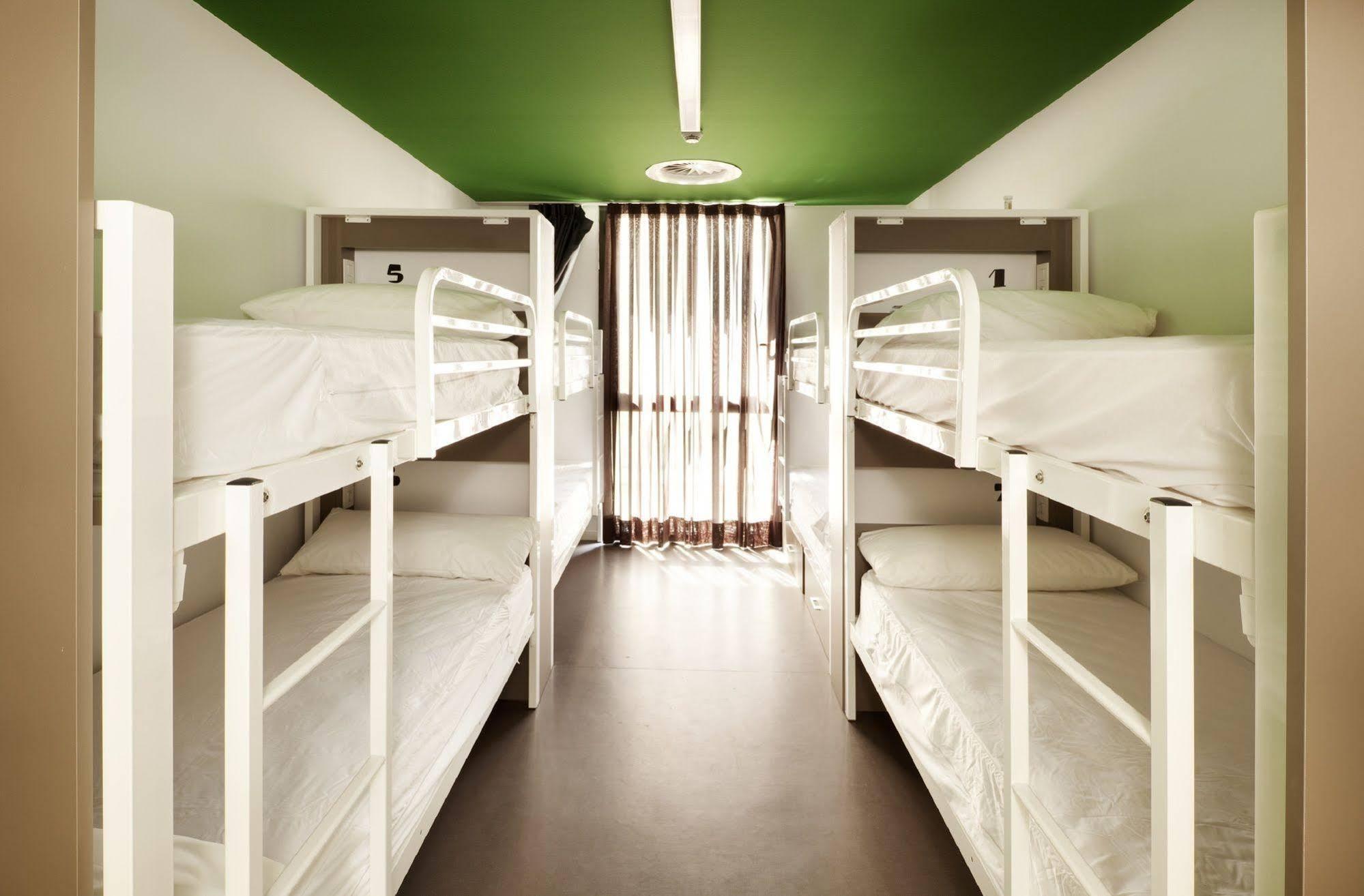 Amistat Beach Hostel Barcelona Kültér fotó